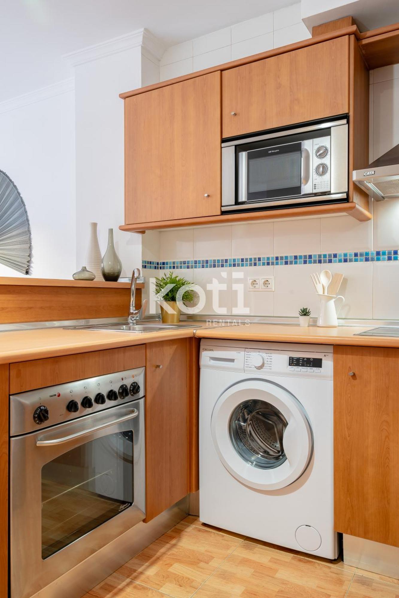 Koti Rentals - Sandy Beach Apartment Fuengirola Eksteriør billede